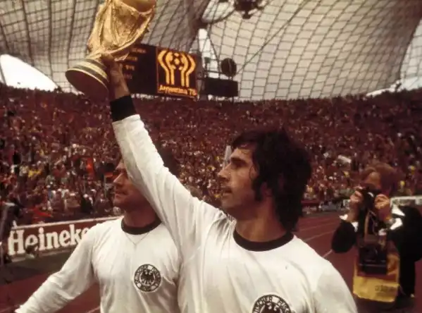 只为生计,成为了德国足球历史最伟大的射手!