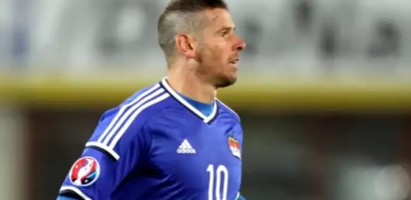 世界上唯一一个代表国家队输掉100场比赛的球员